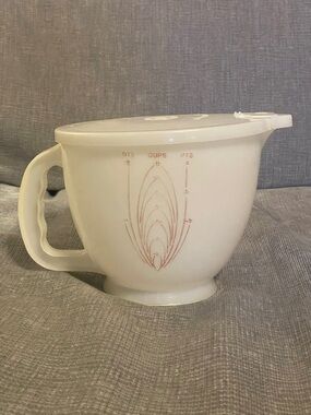 Vintage Tupperware Mix-N-Store 8 Cup 2 Quart Bowl & Lid